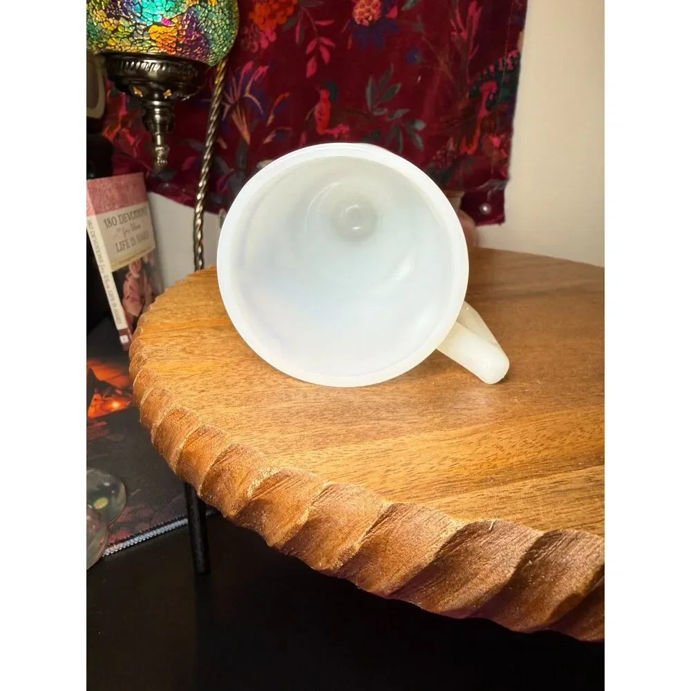 Rare Vintage Embossed CATSKILL GAME FARM NY Milk Glass Pedestal Mug